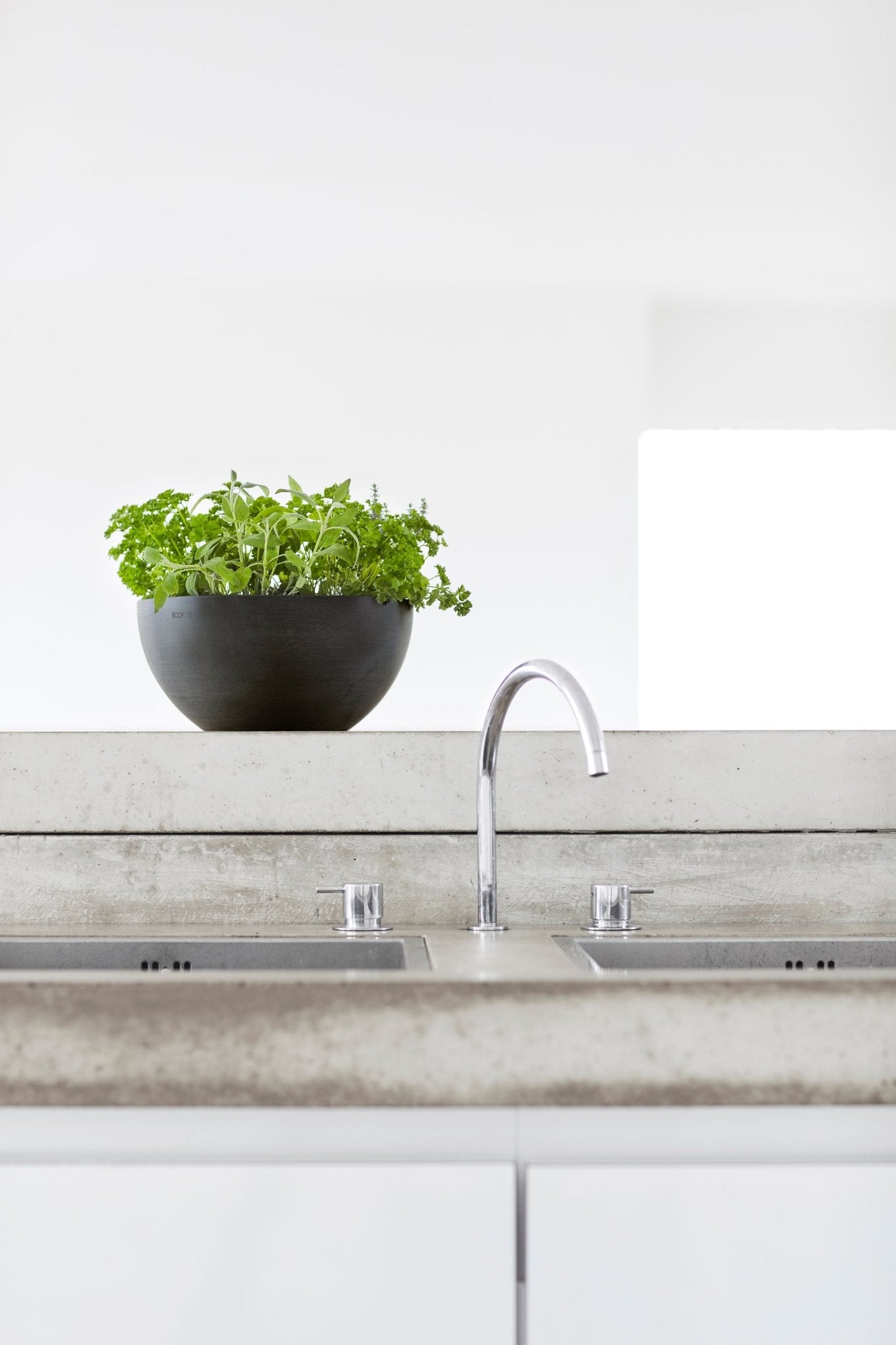 Kukkaruukku - Ecopots - Brysseli 30cm tummanharmaa - Ecopots - Uuden aikakauden kukkaruukku kierrätysmateriaalista